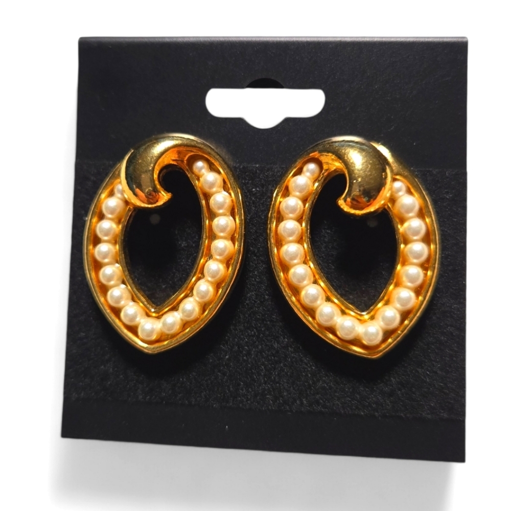 Avon Vintage Goldtone Faux Pearl Earrings Steel Posts - Picture 3 of 3